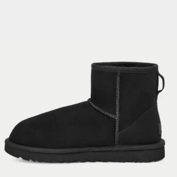 NIB UGG Classic Mini II Boot Black - Picture 4 of 8